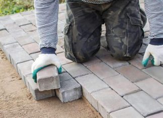 Jak skutecznie usunąć mech z powierzchni brukowej żeby nic po nim nie zostało Jak skutecznie usunąć mech z powierzchni brukowej żeby nic po nim nie zostało