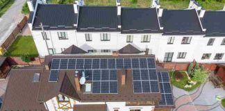 Instalacja paneli słonecznych na balkonie - krok po kroku do własnej elektrowni słonecznej