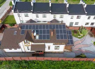 Instalacja paneli słonecznych na balkonie - krok po kroku do własnej elektrowni słonecznej