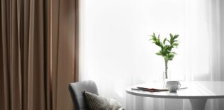 Stylowe ozdoby okienne - odkryj spektakularne dekoracje okien