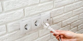 Zasady umeblowania mieszkania - Kluczowe wskazówki dotyczące rozmieszczenia gniazdek elektrycznych