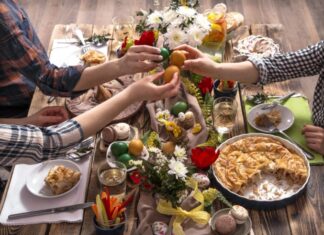 Wielkanocny stół – jak połączyć domowe potrawy